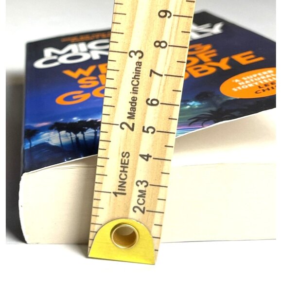 Michael Connelly Book The Wrong Side Of Goodbye 2016 8in x 5in Paperback Novel - Picture 12 of 12